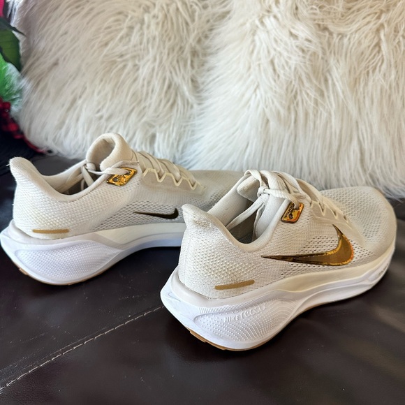 Nike Pegasus 41 Women’s 7.5 White/Cream W Metallic Gold Swoosh Running Shoes - Picture 8 of 11